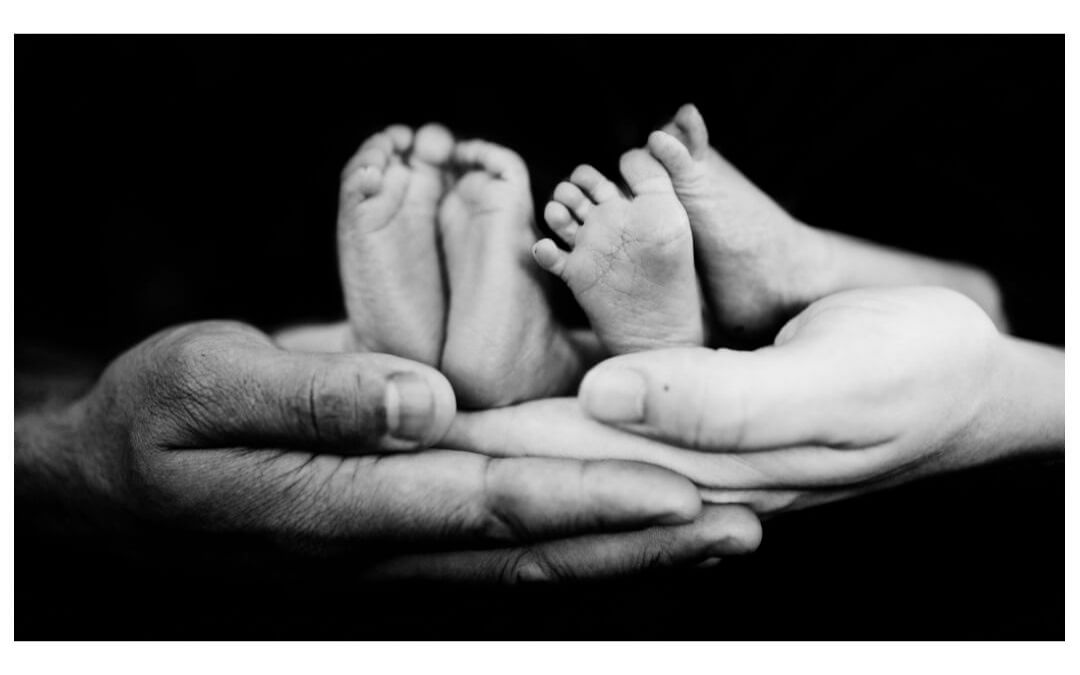 unsplash_fallonmichaeltx_babytwins16x10